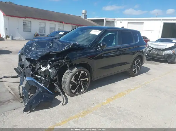 JA4J3VA88RZ028564 2024 MITSUBISHI OUTLANDER - Image 2