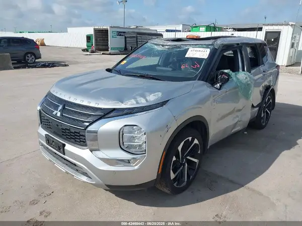 JA4J3VA88RZ055571 2024 MITSUBISHI OUTLANDER - Image 2