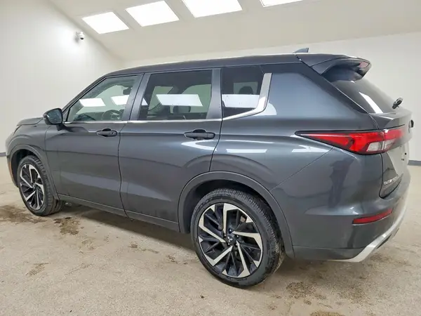 JA4J3VA88RZ069941 2024 MITSUBISHI OUTLANDER - Image 2