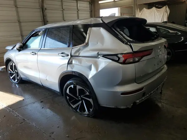 JA4J3VA88RZ082088 2024 MITSUBISHI OUTLANDER - Image 2