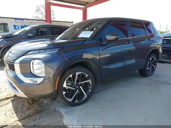 JA4J3VA88RZ086237 2024 MITSUBISHI OUTLANDER - Image 2
