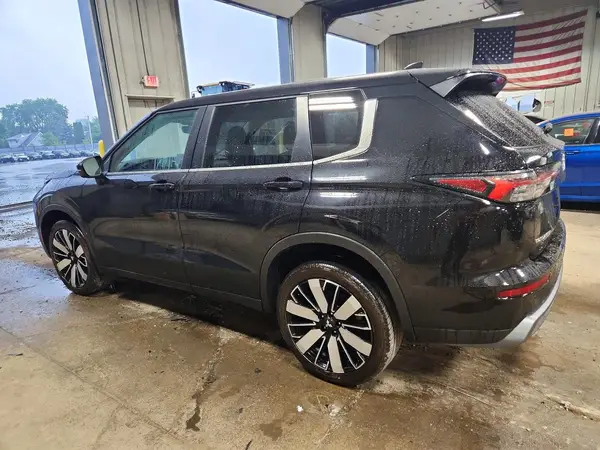 JA4J3VA88SZ020423 2025 MITSUBISHI OUTLANDER - Image 2