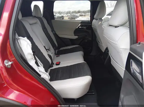 JA4J3VA88SZ052563 2025 MITSUBISHI OUTLANDER - Image 8