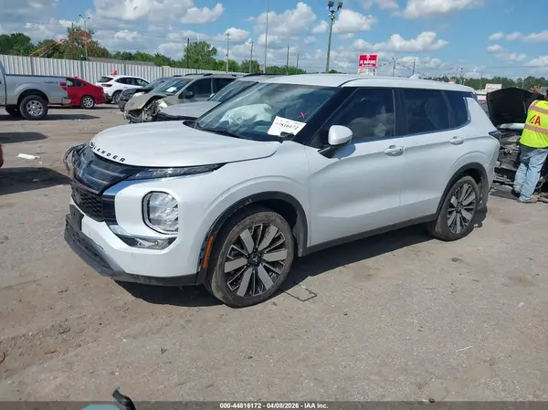 JA4J3VA88SZ056788 2025 MITSUBISHI OUTLANDER - Image 2