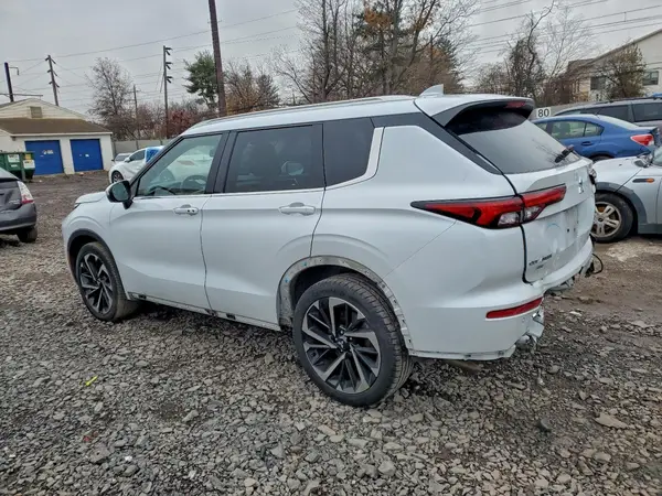 JA4J3VA89PZ008787 2023 MITSUBISHI OUTLANDER - Image 2