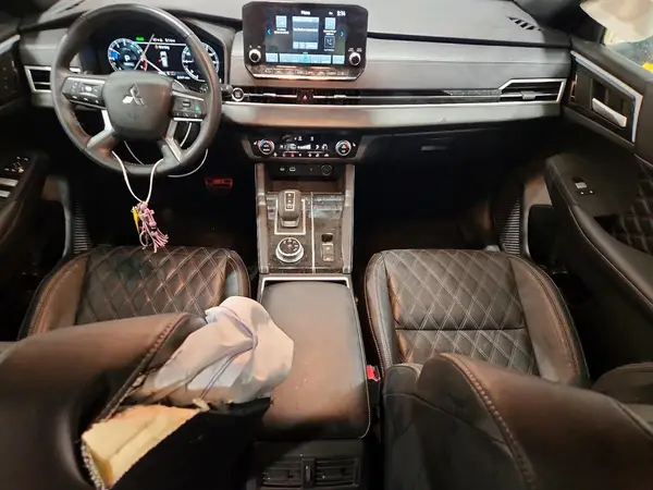 JA4J3VA89PZ015318 2023 MITSUBISHI OUTLANDER - Image 8