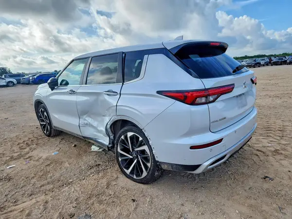 JA4J3VA89RZ025561 2024 MITSUBISHI OUTLANDER - Image 2