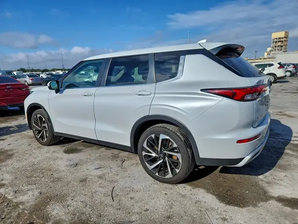JA4J3VA89RZ030114 2024 MITSUBISHI OUTLANDER - Image 2