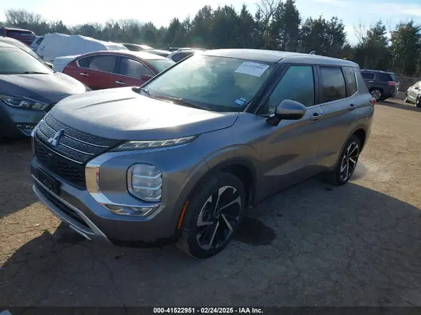 JA4J3VA89RZ032834 2024 MITSUBISHI OUTLANDER - Image 2