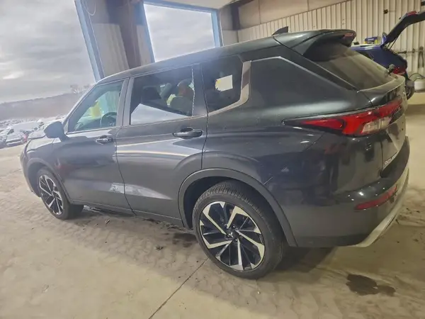 JA4J3VA89RZ049939 2024 MITSUBISHI OUTLANDER - Image 2