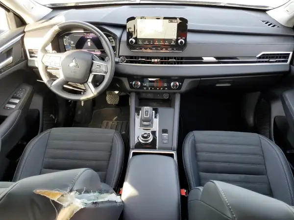 JA4J3VA89RZ073352 2024 MITSUBISHI OUTLANDER - Image 8