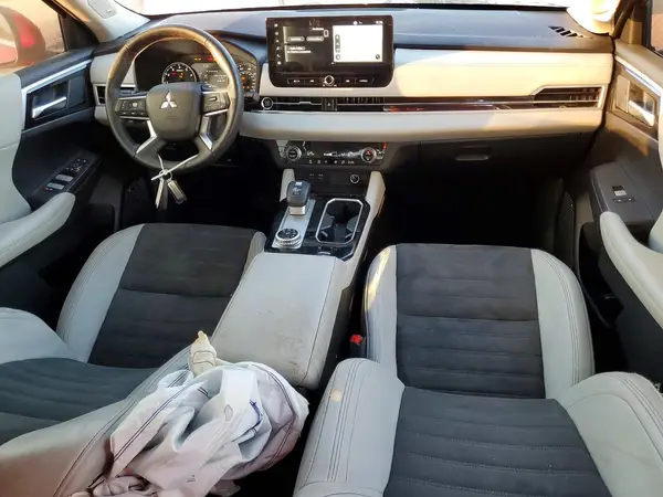 JA4J3VA89SZ015151 2025 MITSUBISHI OUTLANDER - Image 8