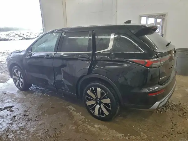 JA4J3VA89SZ033567 2025 MITSUBISHI OUTLANDER - Image 2