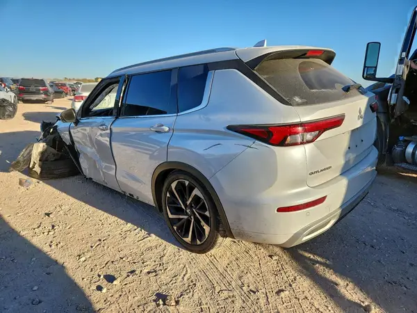JA4J3VA8XNZ009282 2022 MITSUBISHI OUTLANDER - Image 2