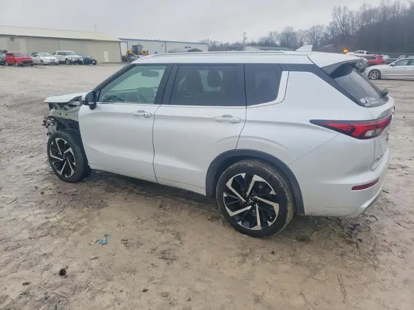 JA4J3VA8XPZ016753 2023 MITSUBISHI OUTLANDER - Image 2