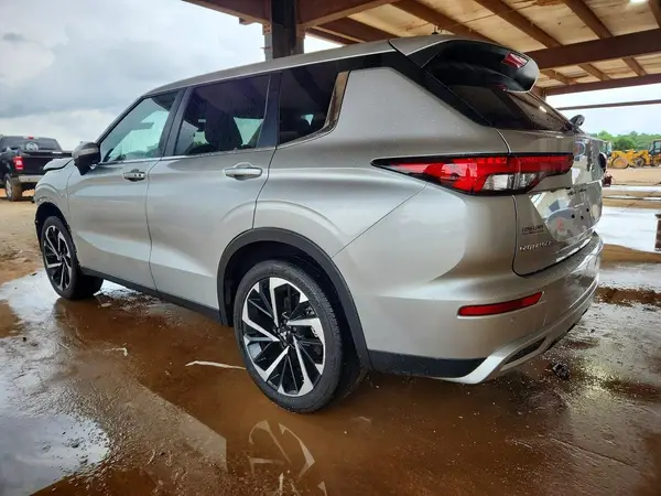 JA4J3VA8XRZ006128 2024 MITSUBISHI OUTLANDER - Image 2