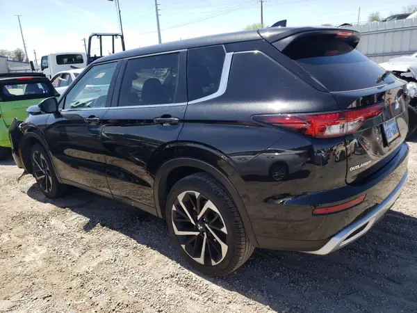 JA4J3VA8XRZ043423 2024 MITSUBISHI OUTLANDER - Image 2