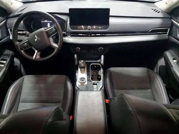 JA4J3VA8XSZ014283 2025 MITSUBISHI OUTLANDER - Image 8
