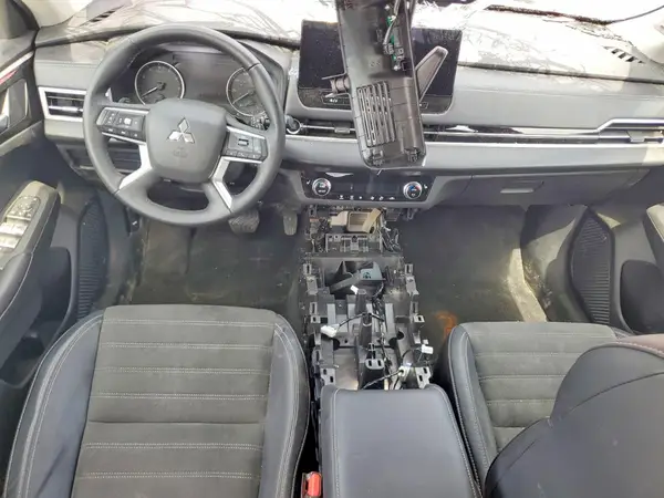 JA4J3VA8XSZ033223 2025 MITSUBISHI OUTLANDER - Image 8