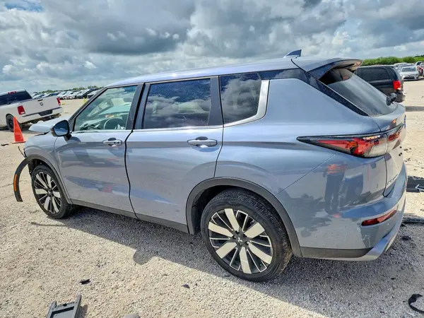 JA4J3VAB0TZ027752 2026 MITSUBISHI OUTLANDER - Image 2