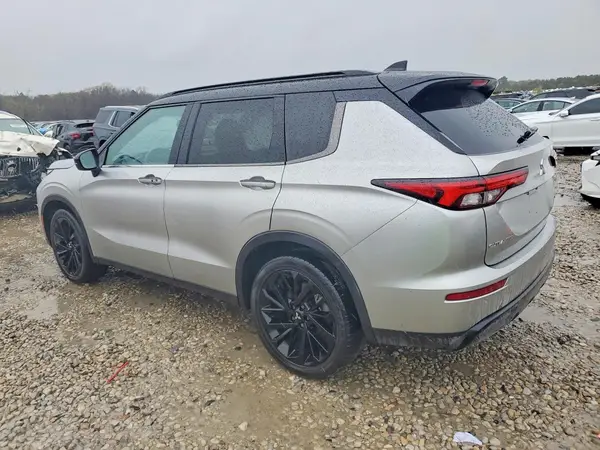 JA4J3WA80RZ064870 2024 MITSUBISHI OUTLANDER - Image 2