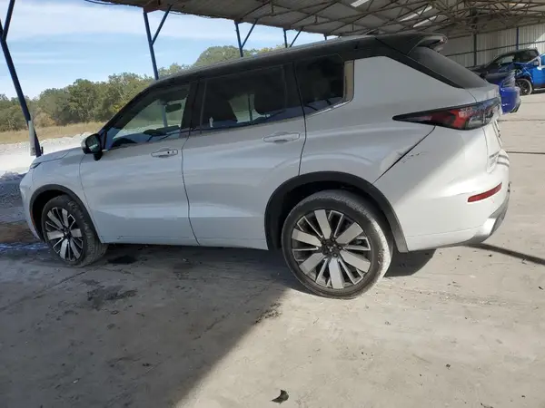 JA4J3WA80SZ037397 2025 MITSUBISHI OUTLANDER - Image 2