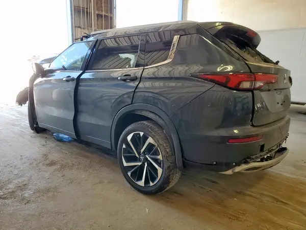 JA4J3WA82RZ063252 2024 MITSUBISHI OUTLANDER - Image 2