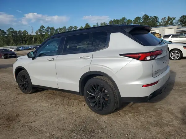 JA4J3WA82RZ075515 2024 MITSUBISHI OUTLANDER - Image 2