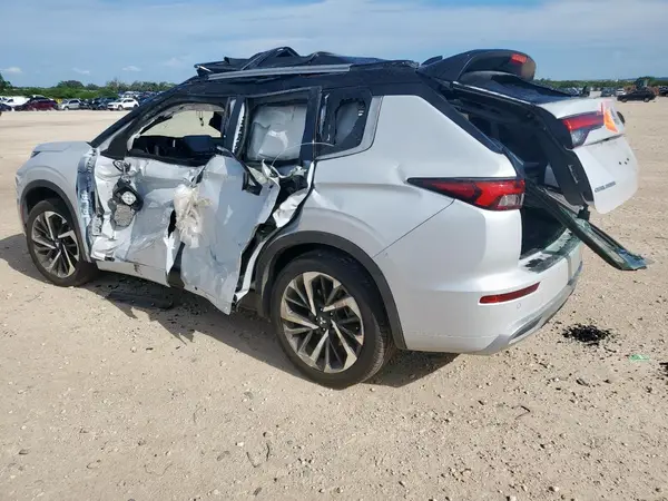 JA4J3WA82RZ082433 2024 MITSUBISHI OUTLANDER - Image 2