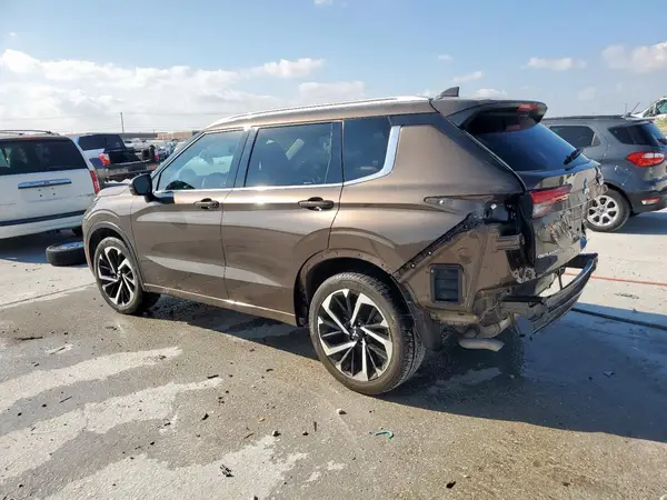 JA4J3WA83RZ009748 2024 MITSUBISHI OUTLANDER - Image 2