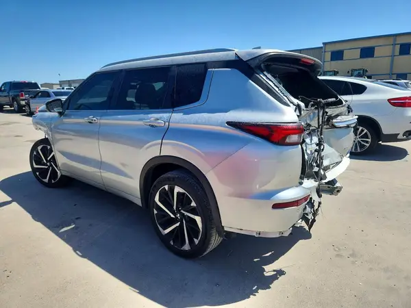 JA4J3WA83RZ036383 2024 MITSUBISHI OUTLANDER - Image 2