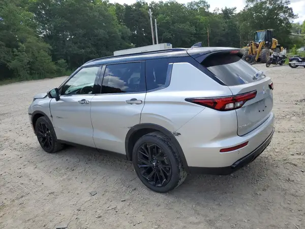 JA4J3WA83RZ068623 2024 MITSUBISHI OUTLANDER - Image 2