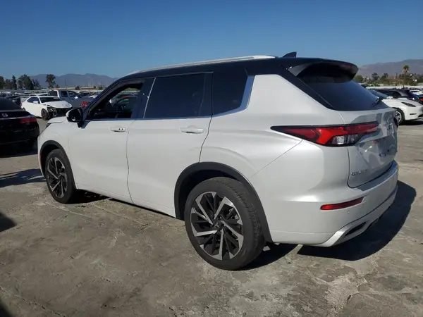 JA4J3WA83RZ087785 2024 MITSUBISHI OUTLANDER - Image 2