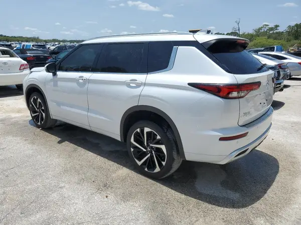 JA4J3WA85RZ056117 2024 MITSUBISHI OUTLANDER - Image 2