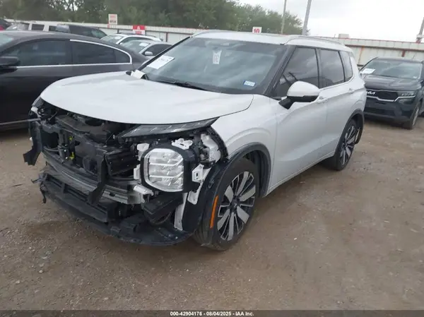 JA4J3WA85SZ019736 2025 MITSUBISHI OUTLANDER - Image 2