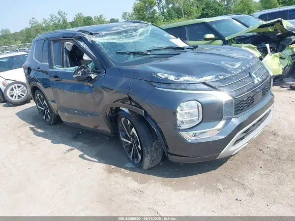 JA4J3WA86RZ069717 2024 MITSUBISHI OUTLANDER - Image 1
