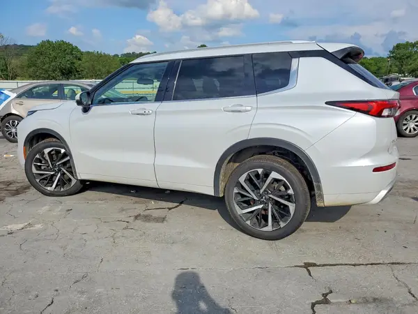 JA4J3WA87RZ005413 2024 MITSUBISHI OUTLANDER - Image 2