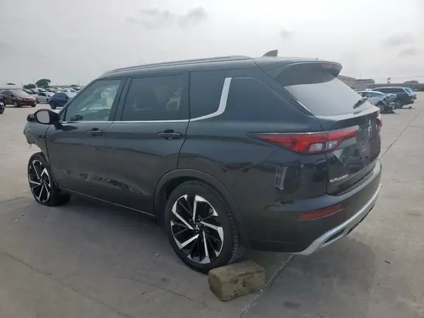 JA4J3WA87RZ044535 2024 MITSUBISHI OUTLANDER - Image 2