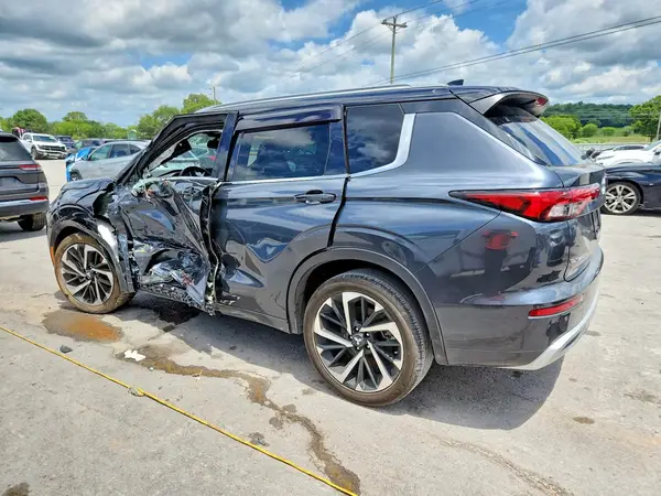 JA4J3WA87RZ068673 2024 MITSUBISHI OUTLANDER - Image 2
