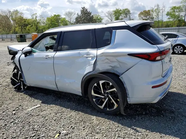 JA4J3WA87RZ076305 2024 MITSUBISHI OUTLANDER - Image 2