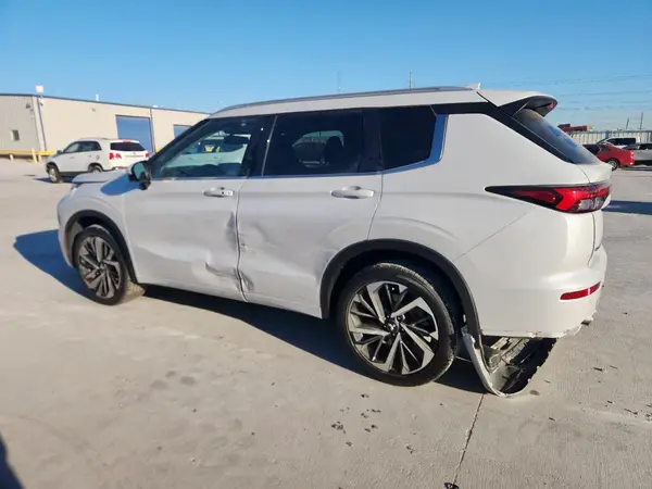 JA4J3WA88RZ063899 2024 MITSUBISHI OUTLANDER - Image 2