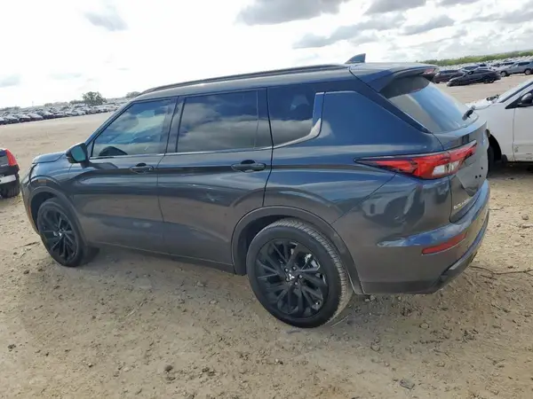 JA4J3WA88RZ081724 2024 MITSUBISHI OUTLANDER - Image 2