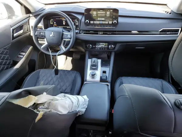 JA4J3WA89RZ066987 2024 MITSUBISHI OUTLANDER - Image 8