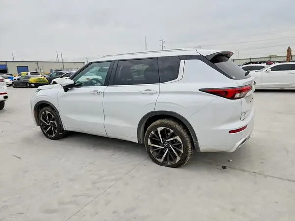 JA4J3WA8XRZ056615 2024 MITSUBISHI OUTLANDER - Image 2