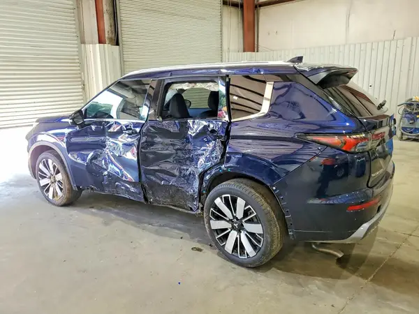 JA4J3WA8XSZ057057 2025 MITSUBISHI OUTLANDER - Image 2