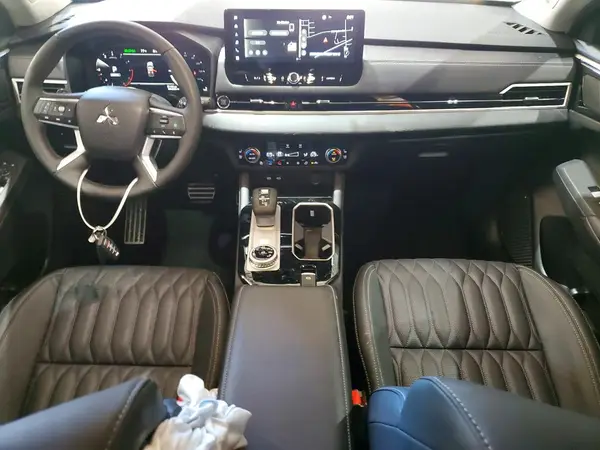 JA4J3WA8XSZ057057 2025 MITSUBISHI OUTLANDER - Image 8