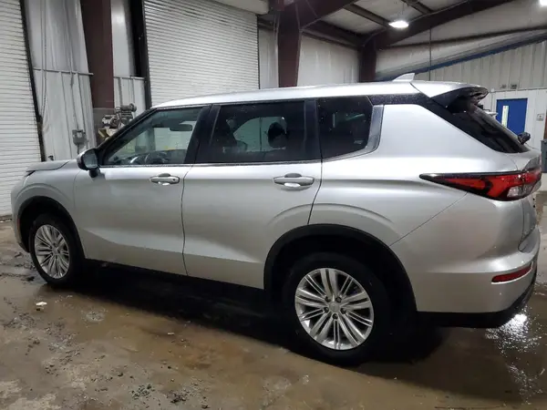 JA4J4TA80PZ015144 2023 MITSUBISHI OUTLANDER - Image 2