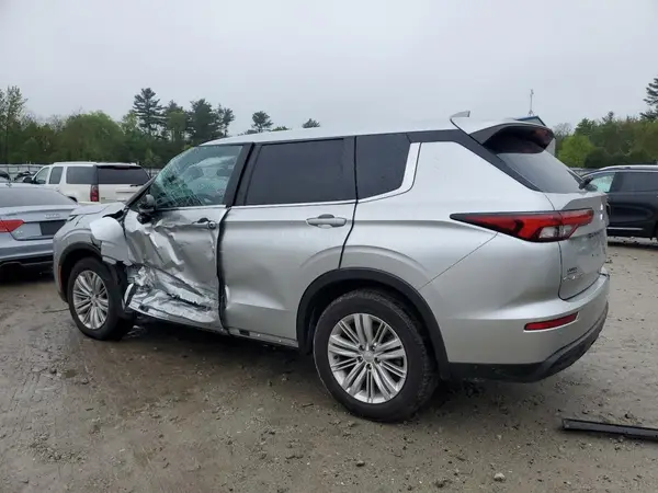 JA4J4TA81NZ015778 2022 MITSUBISHI OUTLANDER - Image 2