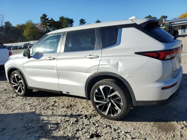 JA4J4TA81NZ030121 2022 MITSUBISHI OUTLANDER - Image 2