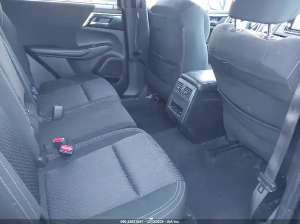 JA4J4TA82NZ013635 2022 MITSUBISHI OUTLANDER - Image 8